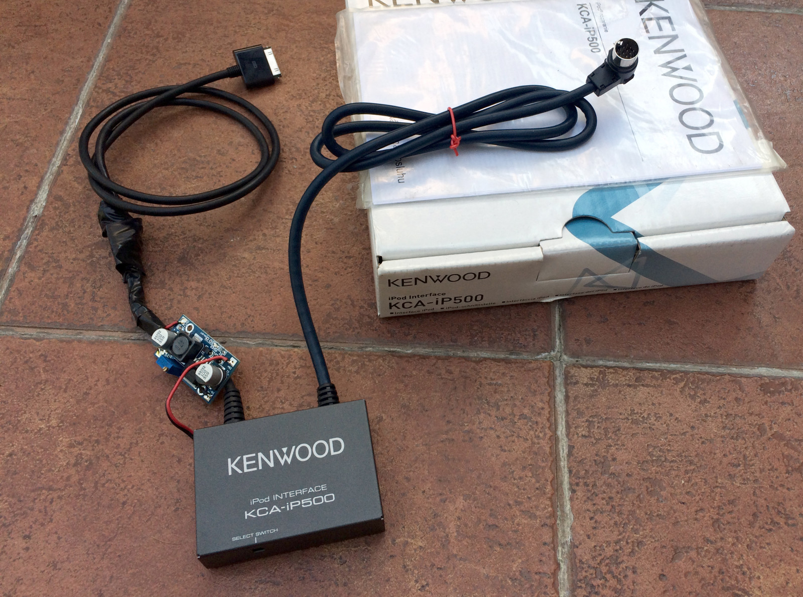 Kenwood KCA-iP500 iPad iPhone charging mod